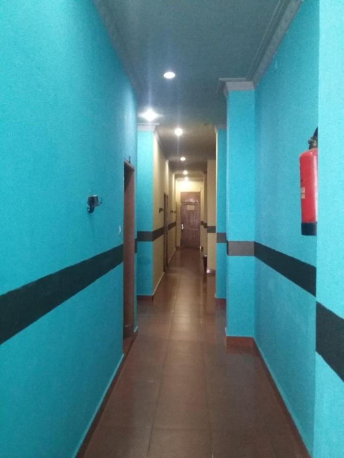 فندق ريد دورز نير يوكي سيمبانج رايا مول ميدان 2 المظهر الخارجي الصورة